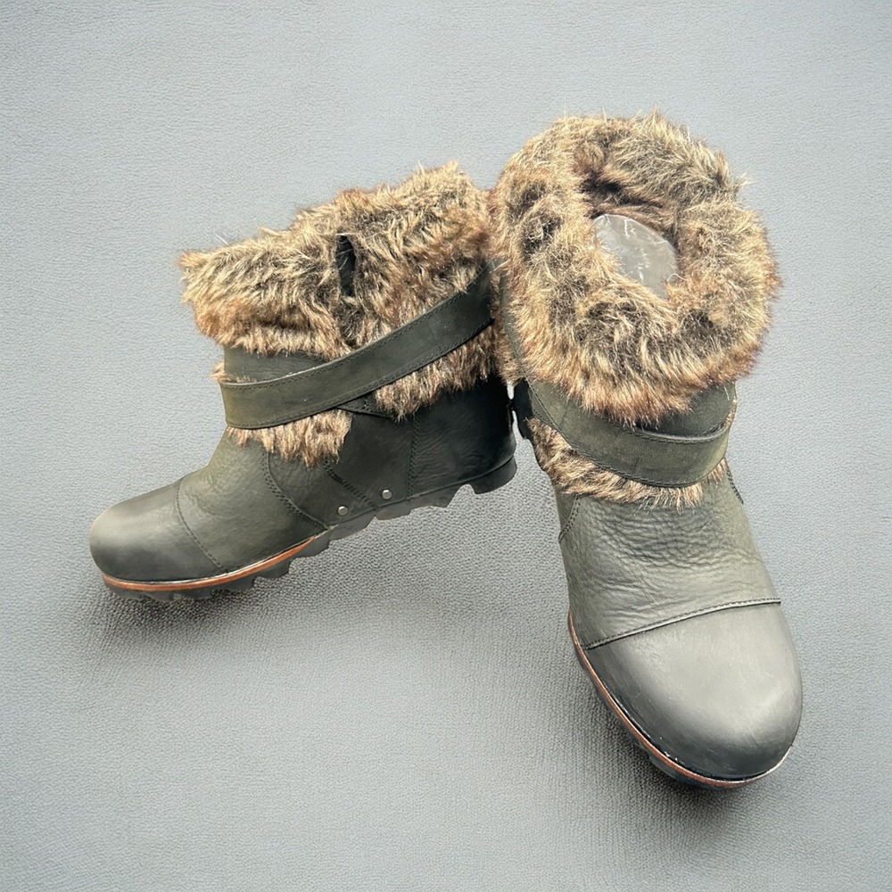 Sorel Women's Black Joan Of Arctic NL1984-010 Faux Fur Wedge Ankle Boots 9 NWOT - Picture 2 of 8